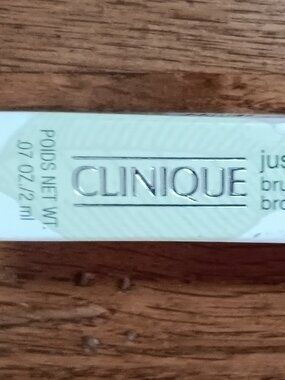 New Clinique just browsing brush on styling mousse